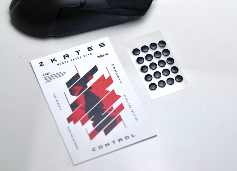 ZKATES | Control GlassPad Mouse Skates Dots